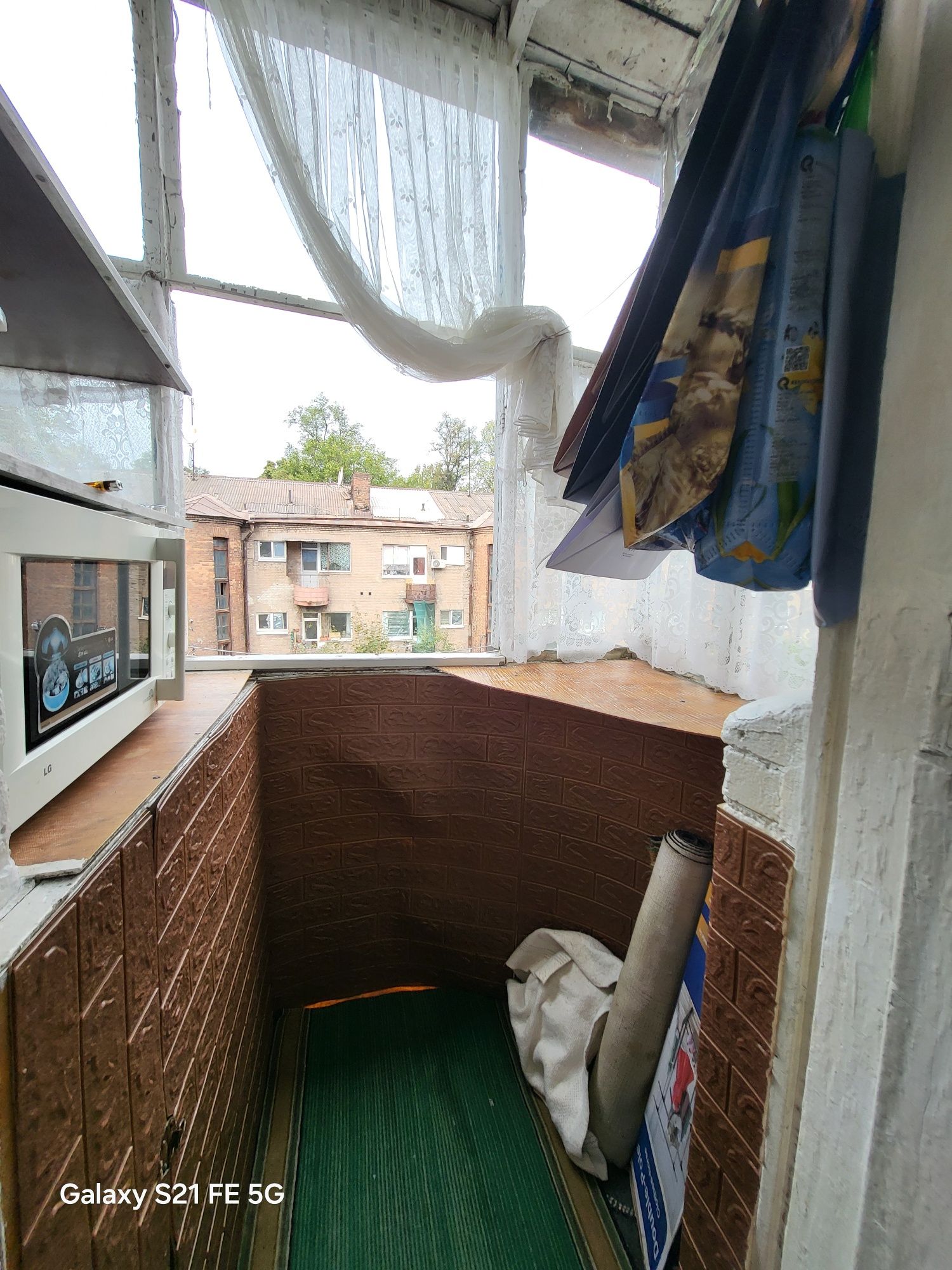 Продам 2 х комн.кв в районе Металлургов / 3 этаж / полномтражная