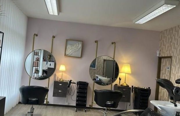 TRESPASSE - Salão de Cabeleireiro