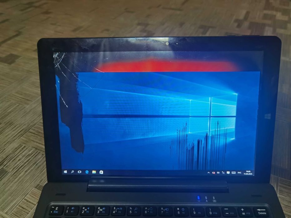 Планшет NOMI W10100 с клавиатурой