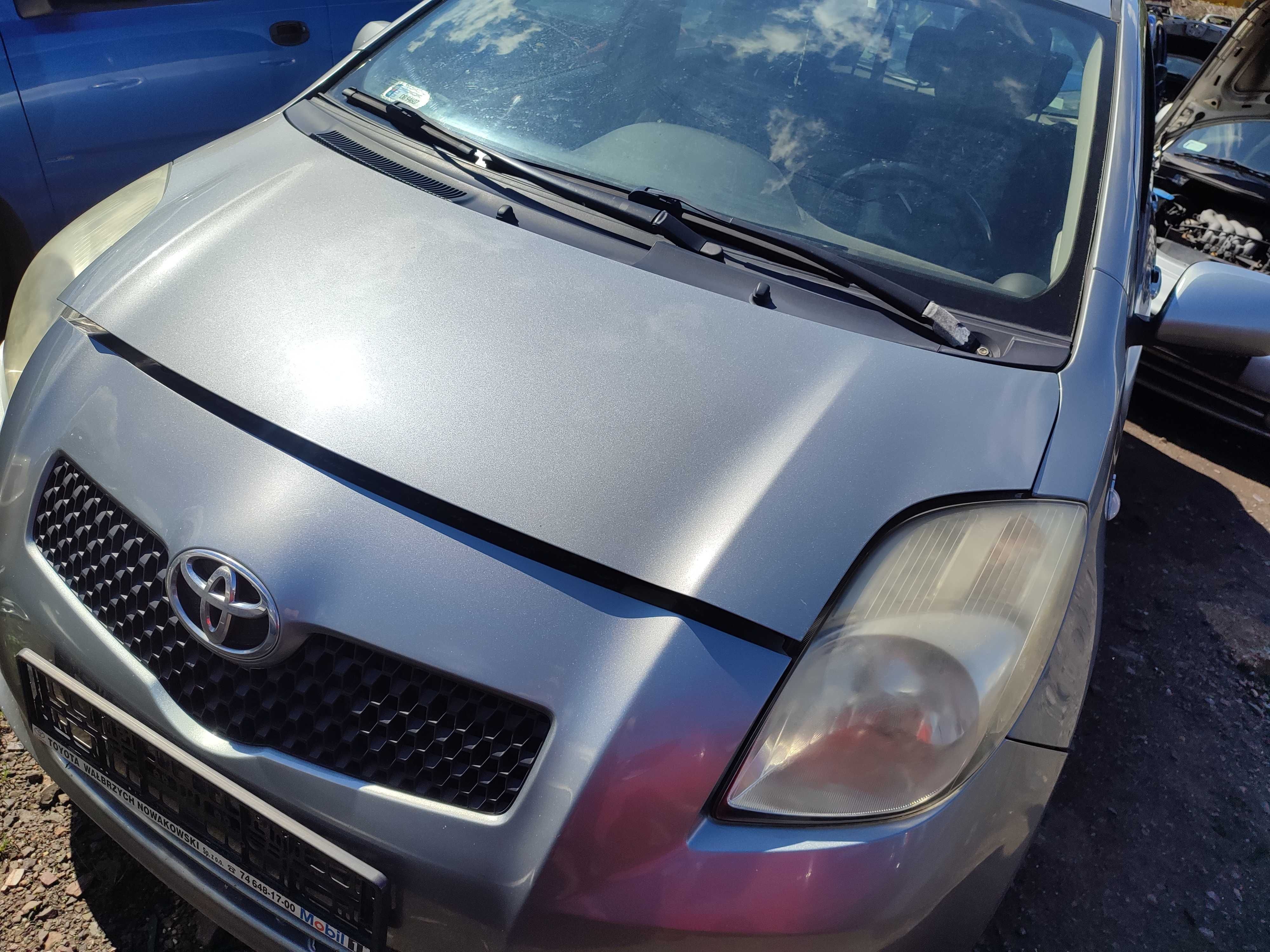Toyota Yaris II 1F8 maska przednia FV transport/dostawa