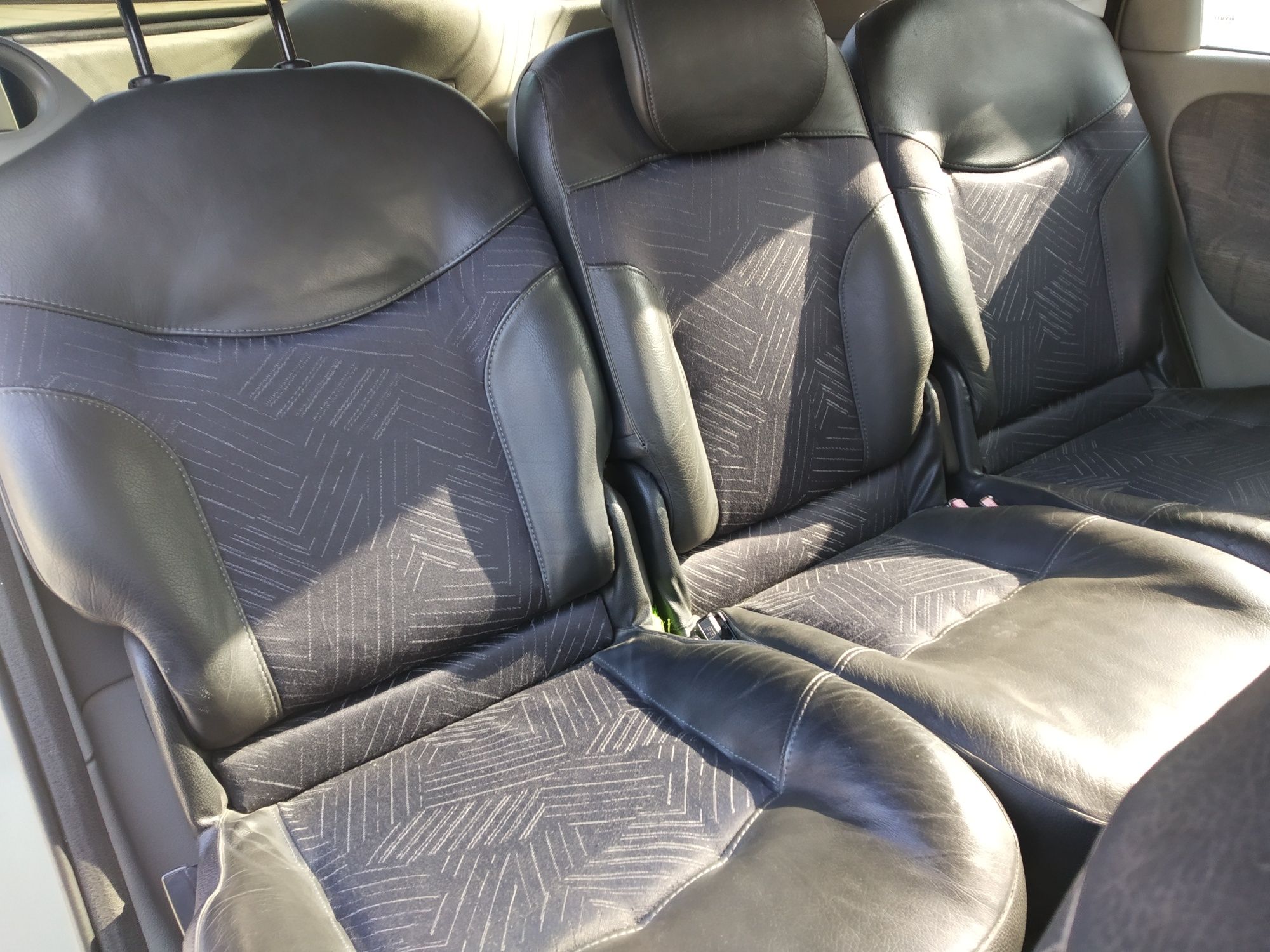 Продам своє авто Renault Scenic RX4