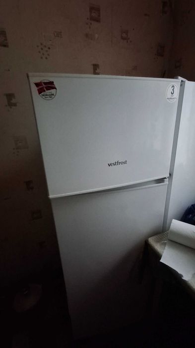 Продам холодильник
