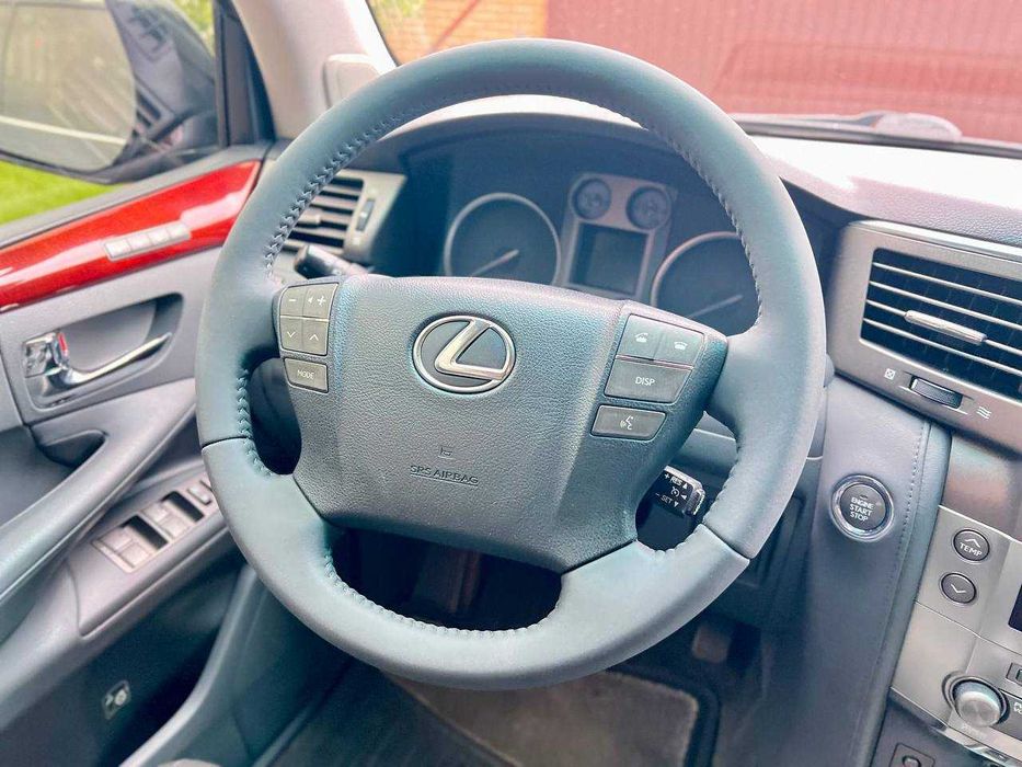 Продам Lexus LX570
