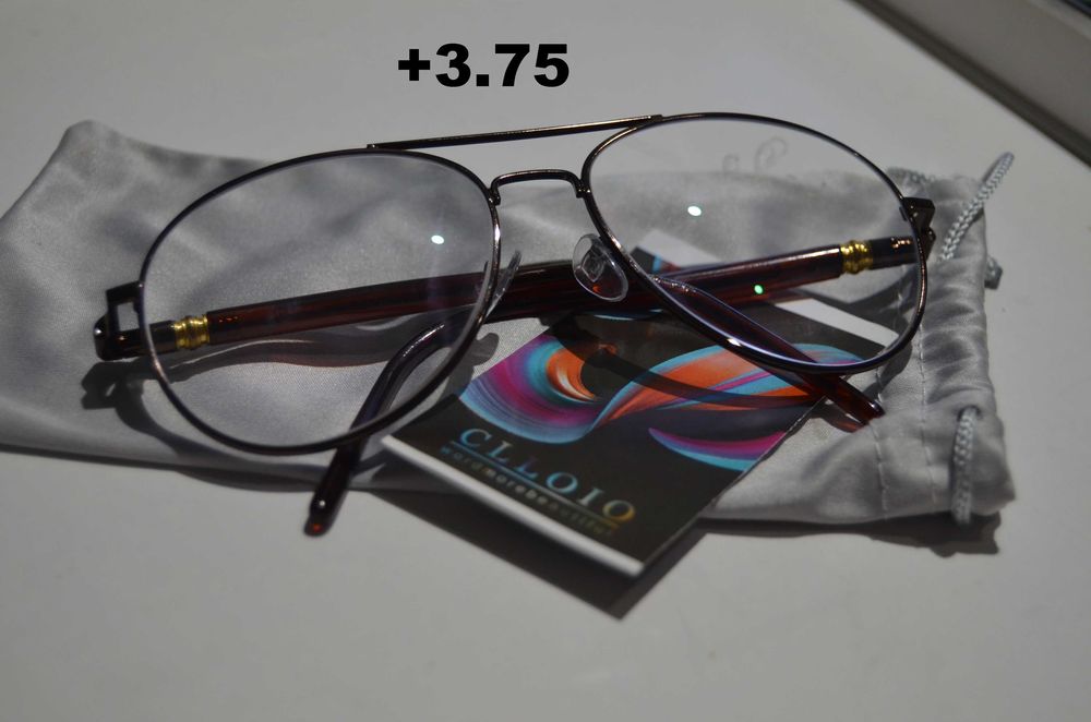 ОКУЛЯРИ +4.0,+3.50   різні, і  Є СКЛО !