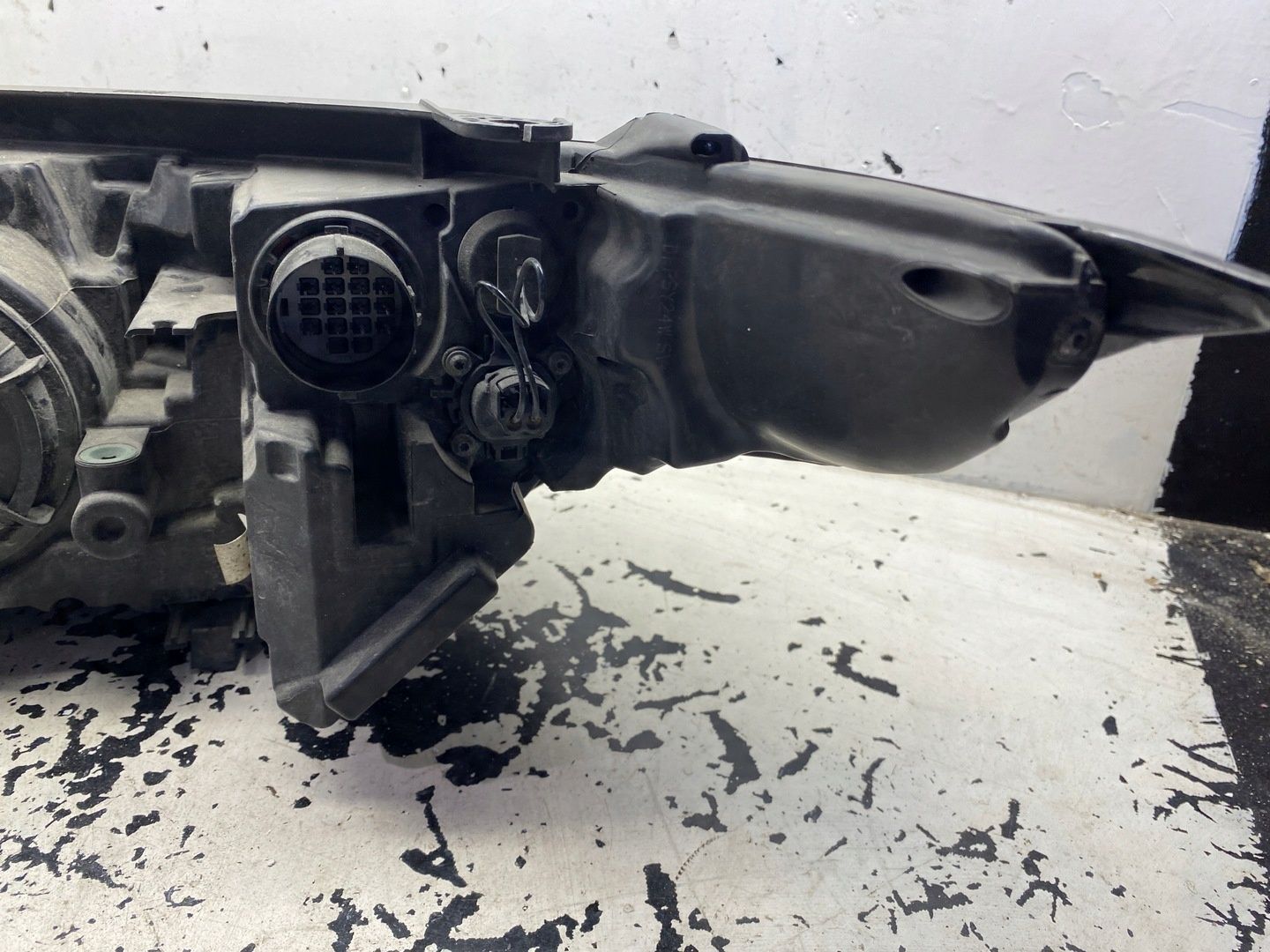 LAND ROVER EVOQUE LAMPA PRAWY PRZÓD XENON BJ32-13W029-EC