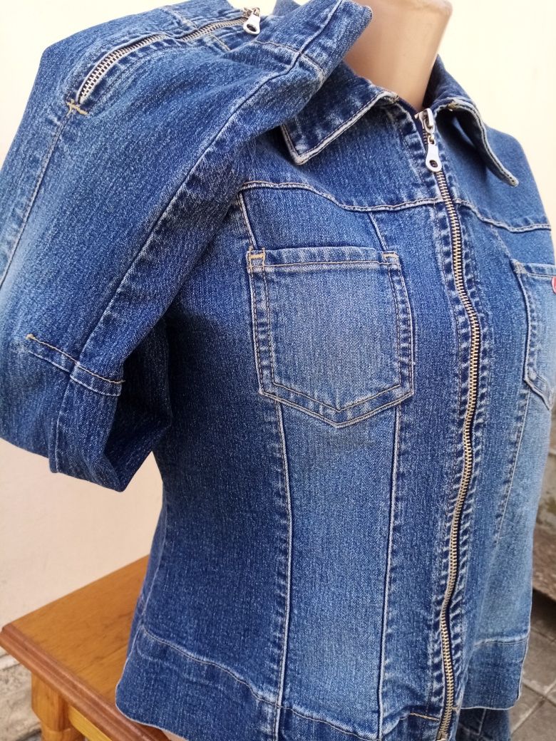 Куртка джинсовая на дівчинку