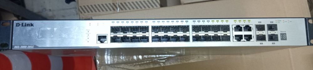 Комутатор DGS-3000-28SC