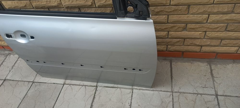 Двері правие передні рено меган2