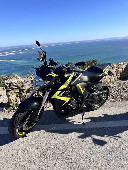 Vendo mota CB1000