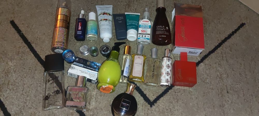 Zestaw kosmetyków i perfum cena za całość