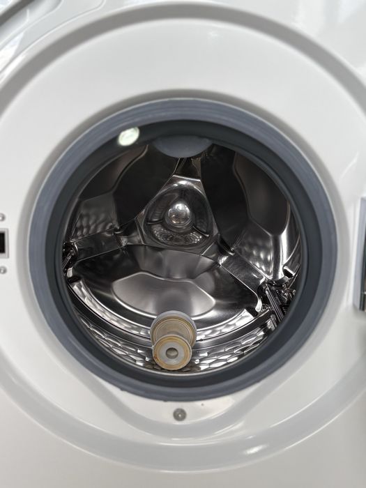 Пральна машина Miele W 4145 — легенда німецької якості, SoftCare, LED