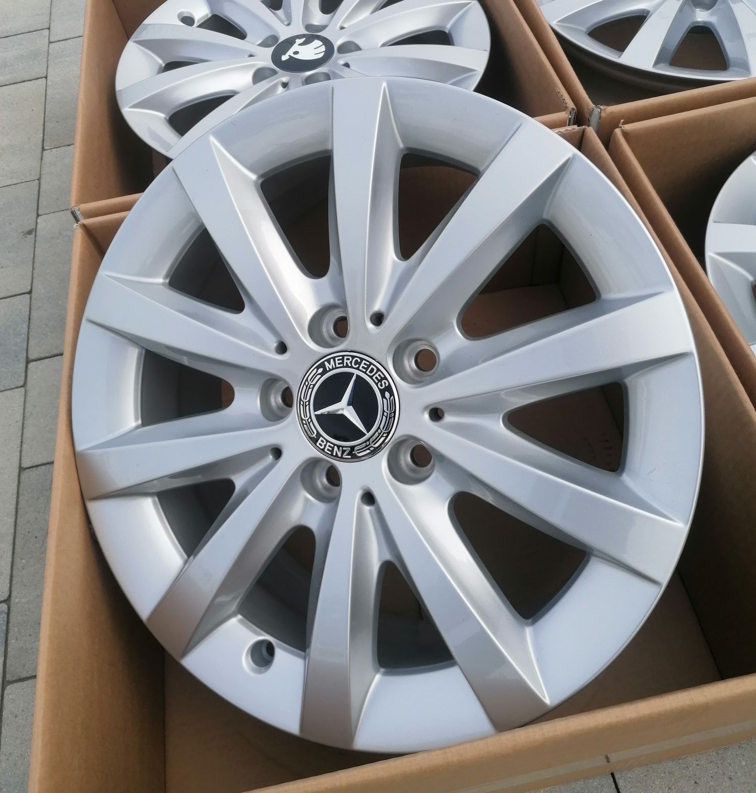 #M20 R16 Alufelgi 5x112 ET49 Mercedes A B C E CLA GLA