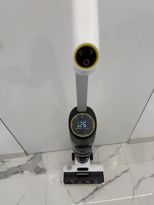 Миючий акумуляторний пилосос Karcher FCV 4