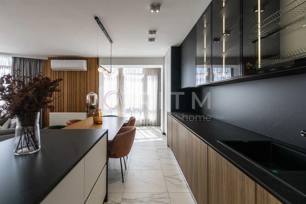 Пропонується простора, 2к +кухня студія з сучасним ремонтом