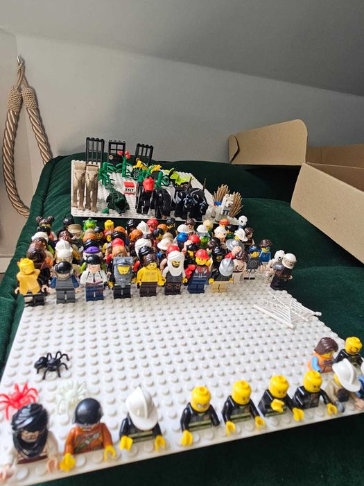 Zestaw LEGO – 70 minifigów (City, Ninjago, Star Wars) – GRATIS dodatki