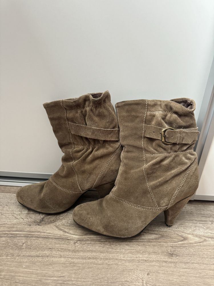 Botas castanhas de camurça - 37