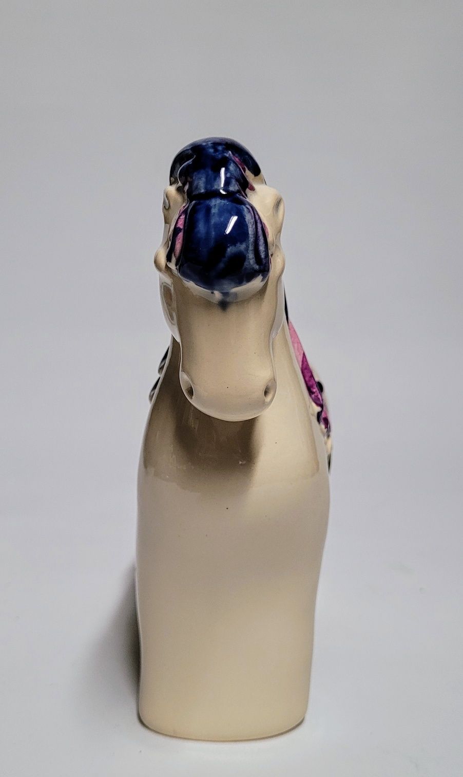 Rosa Ljung , figurka ceramiczna koń
