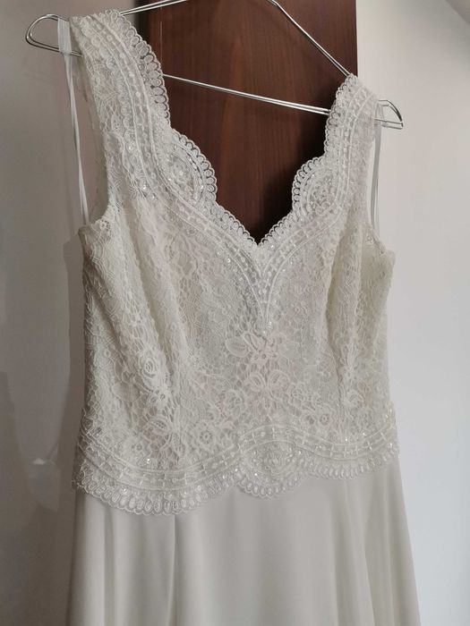 Muślinowa suknia ślubna