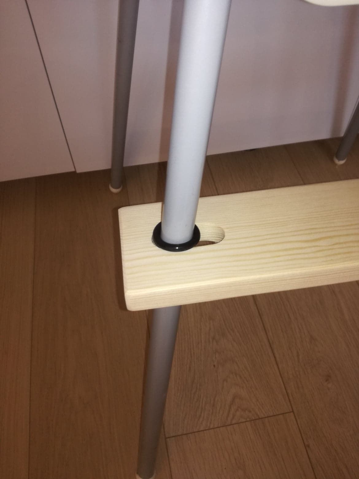 Dwa podnóżki do krzesełka Ikea antilop
