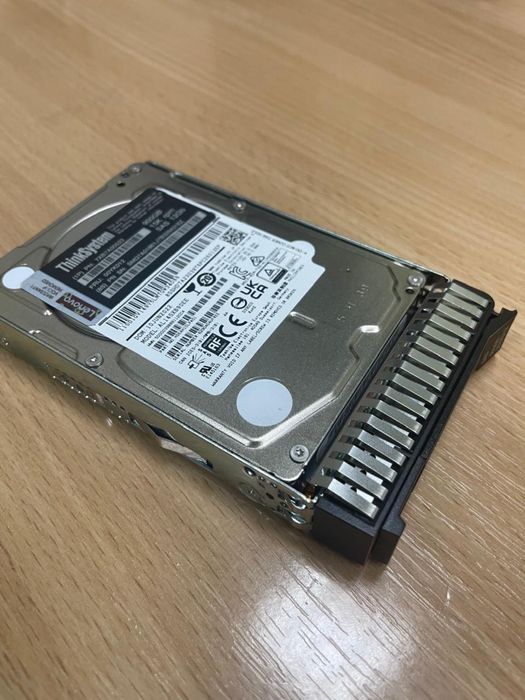 Жорсткий диск thinkSystem 900Gb