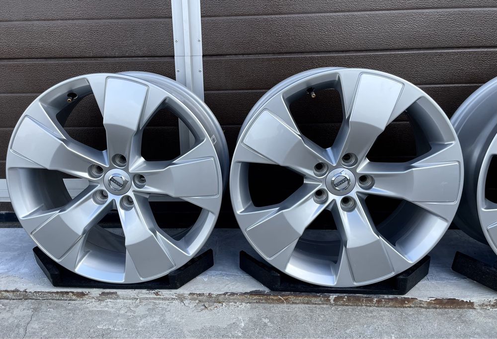 4x felgi aluminiowe 5x108 r18 et50,5 7,5J Alufelgi Volvo Oryginał 18”