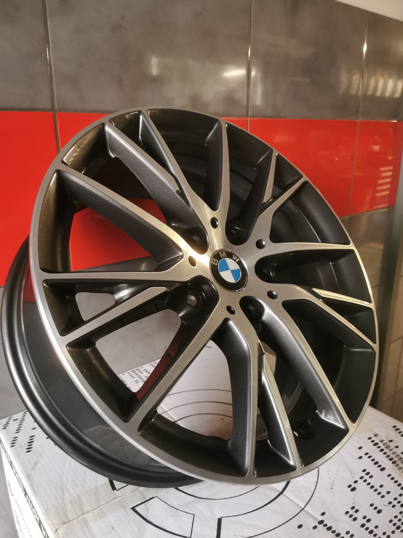 Oryginał! Felgi 17" BMW 1 F40 2 F44 F45 F46 Gran Cupe Alufelgi Czujnik