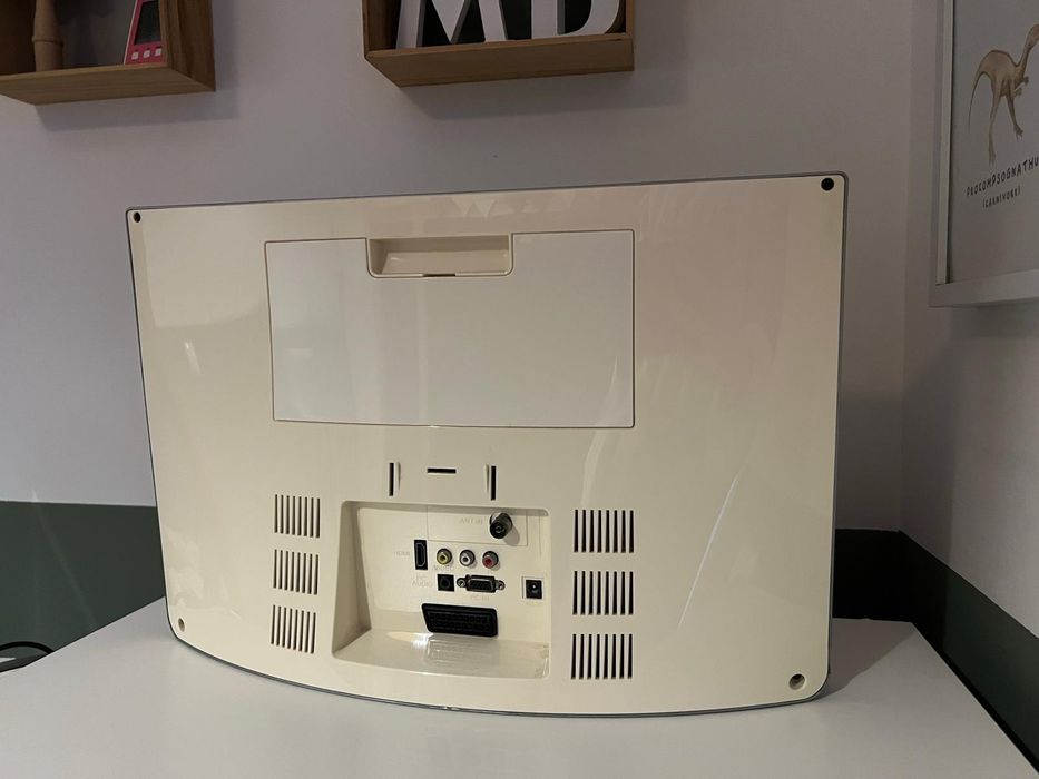 TV GRUNDIG, cor branca