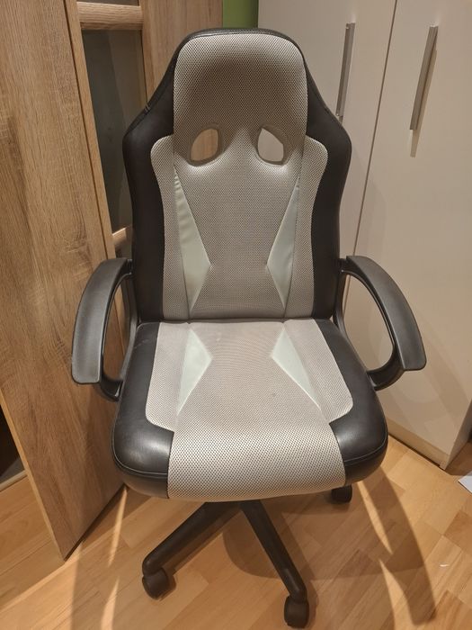 Krzesło biurowe obrotowe w stanie db