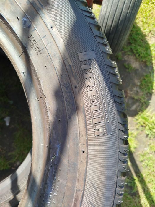 A85# Opony uzywane M/S  275/55/19" Pirelli