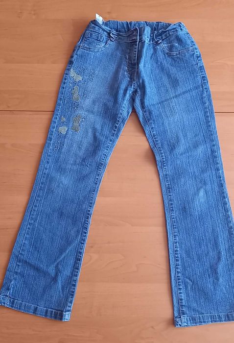 Spodnie dzinsowe 140 rozmiar