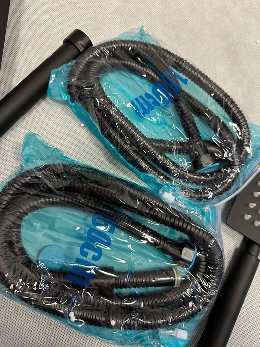 Zestaw prysznicowy czarny – deszczownica, słuchawka, bateria