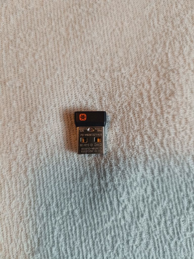Logitech MX keys Plus + podkładka