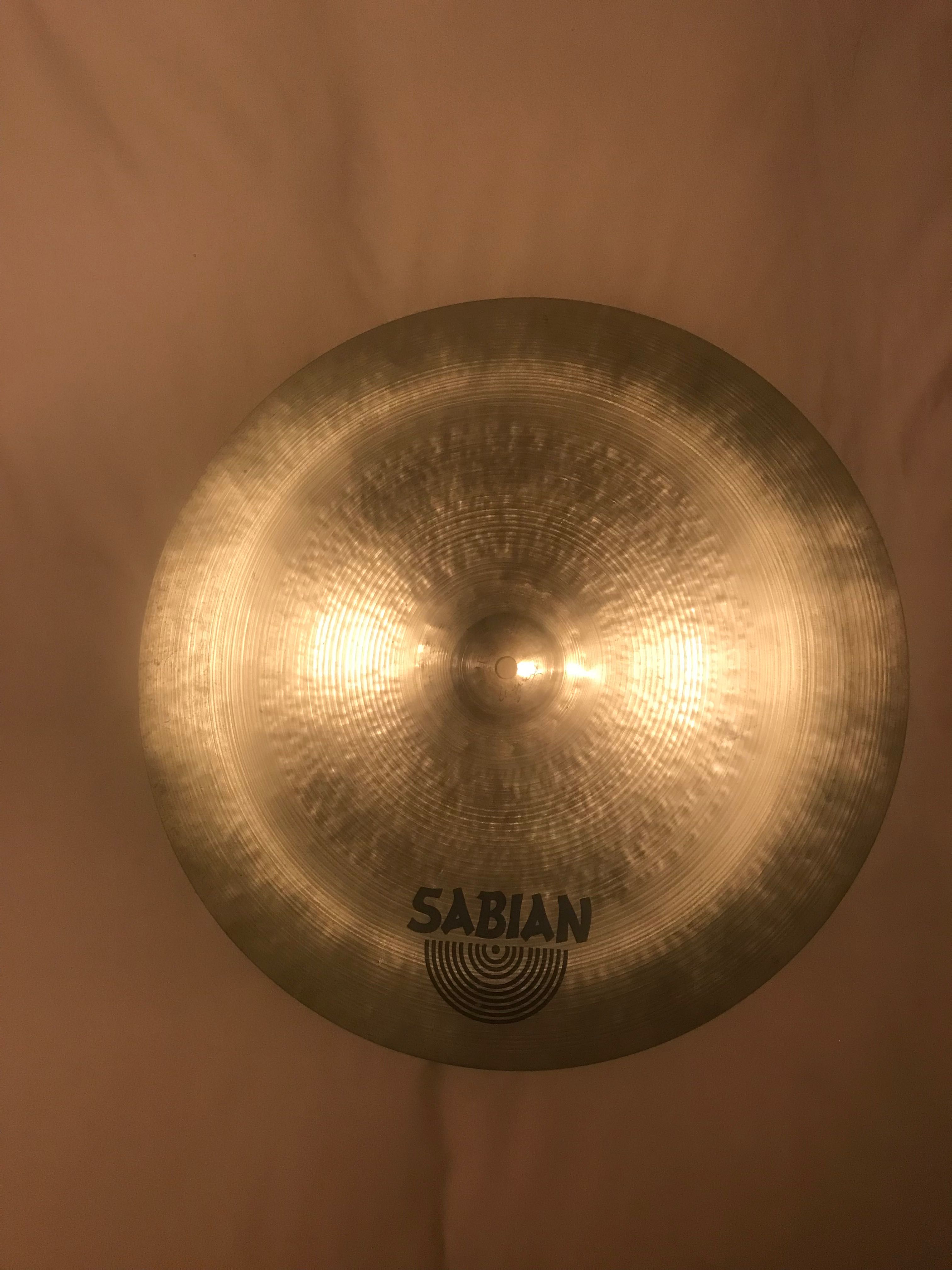 Vendo Prato de Bateria Sabian Chinese HH 18”