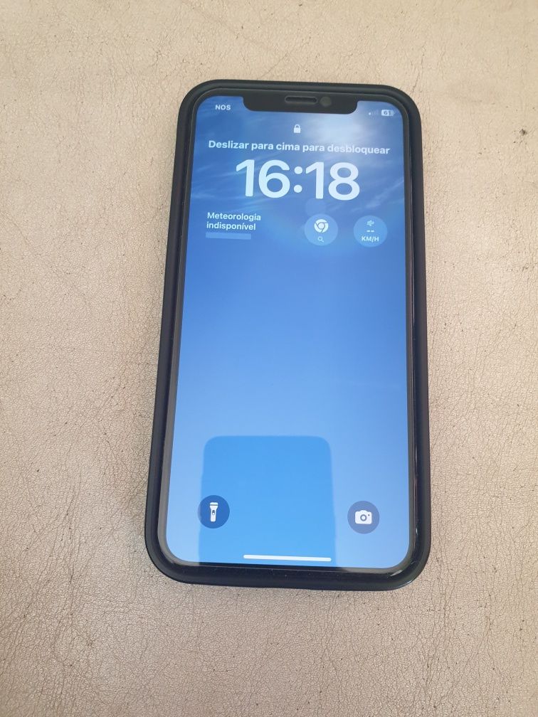 Troco iphone xs em bom estado de tudo com película e capa  e também s9