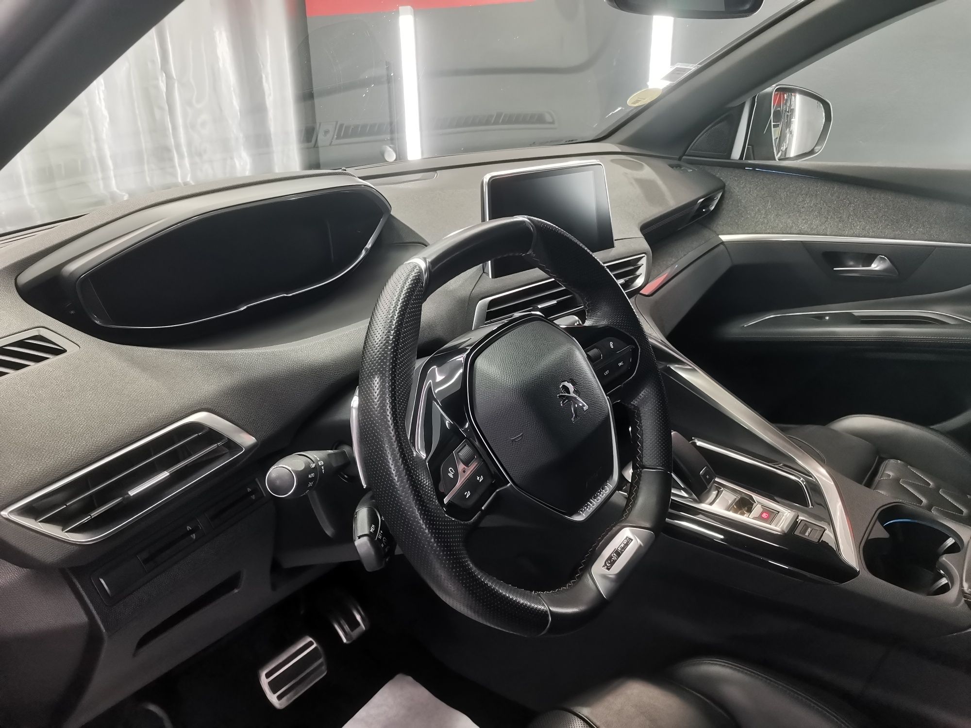 Пежо-3008 1.6 GT 2018