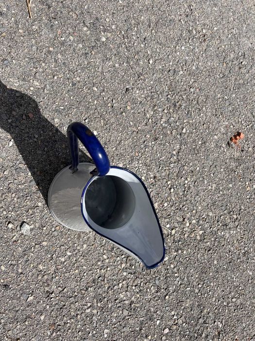 Jarro metálico esmaltado