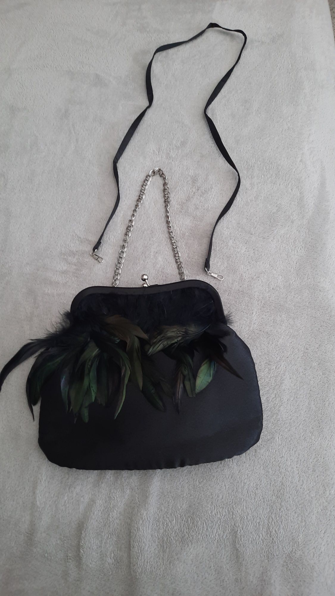 Bolsa com penas Parfois