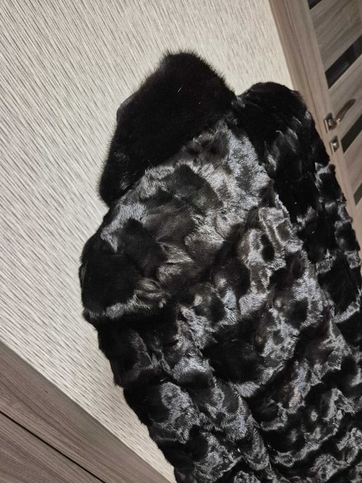 Норкова шуба чорна. Натуральна норка