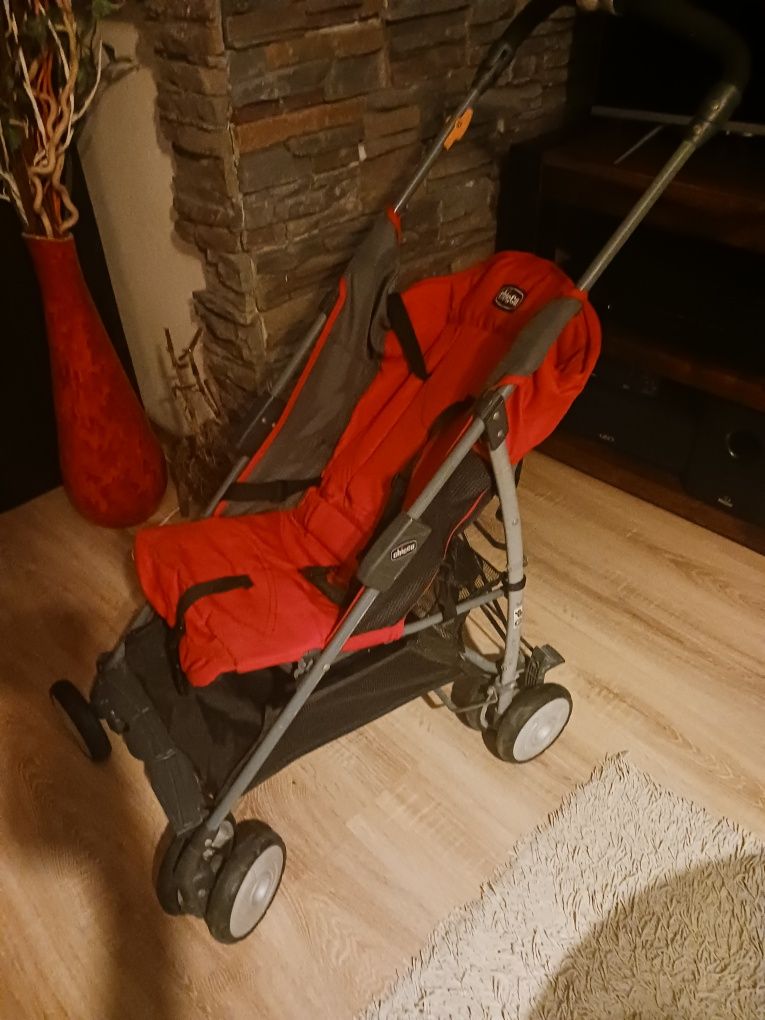 Carro de bebé Chico, em perfeitas condições