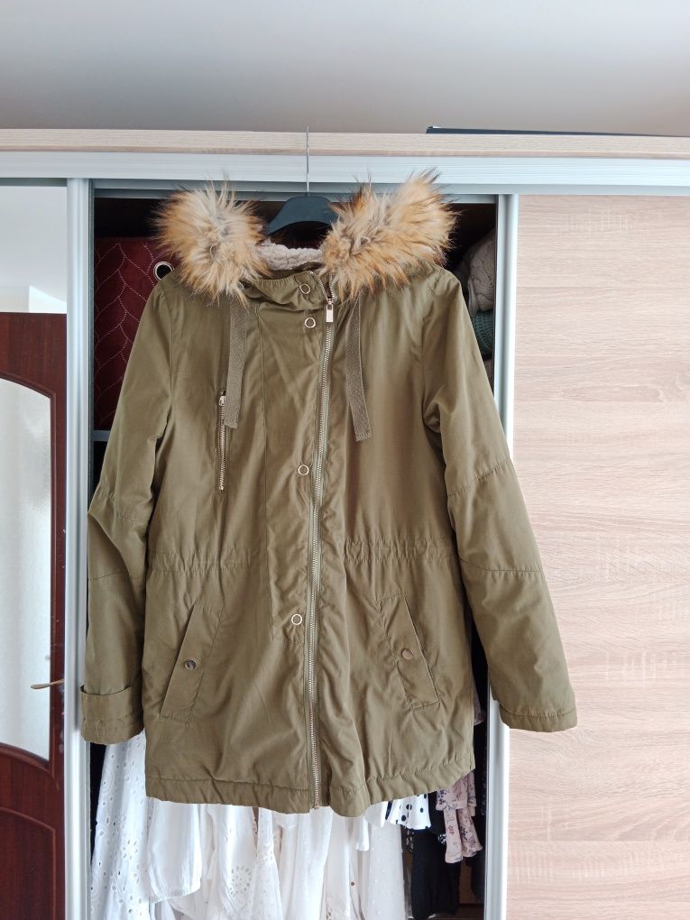 Ocieplana kurtka zimowa damska parka khaki Reserved m