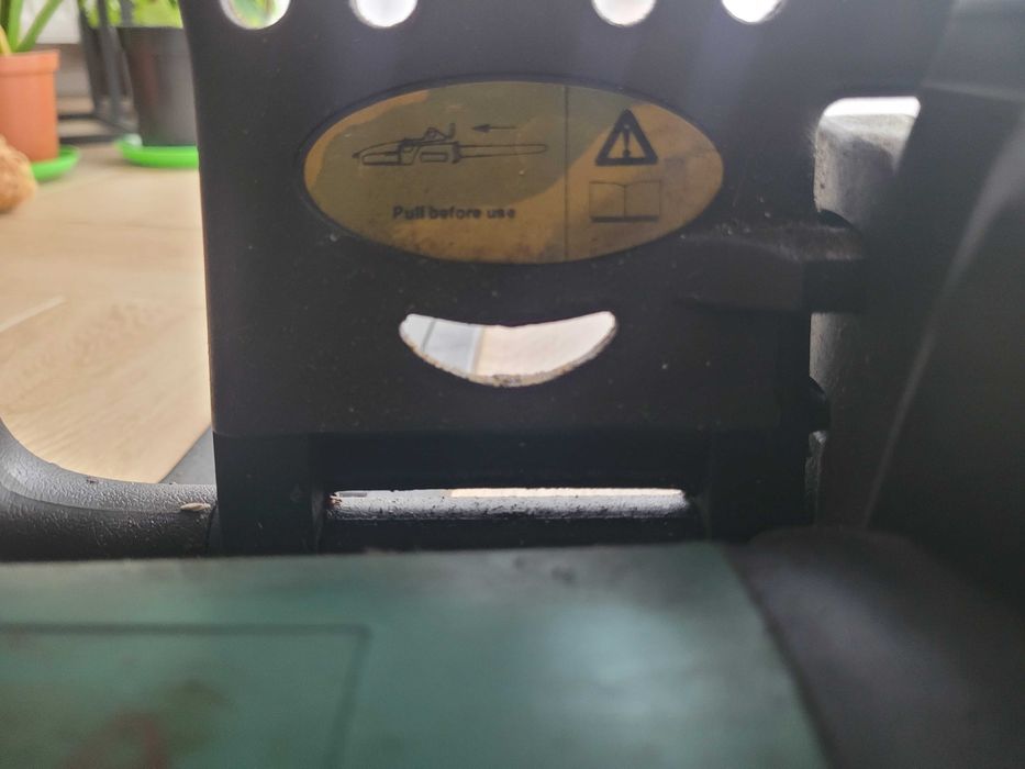 Sprzedam elektryczną piłę łańcuchową EUROTEC