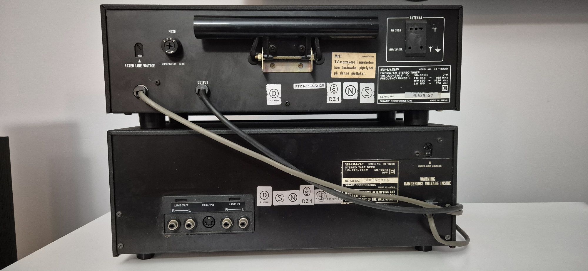 Tuner Sharp i magnetofon