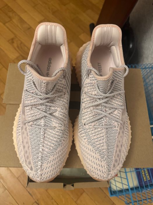 Продам кросівки Adidas Yeezy 350 Нові,привезені з США.