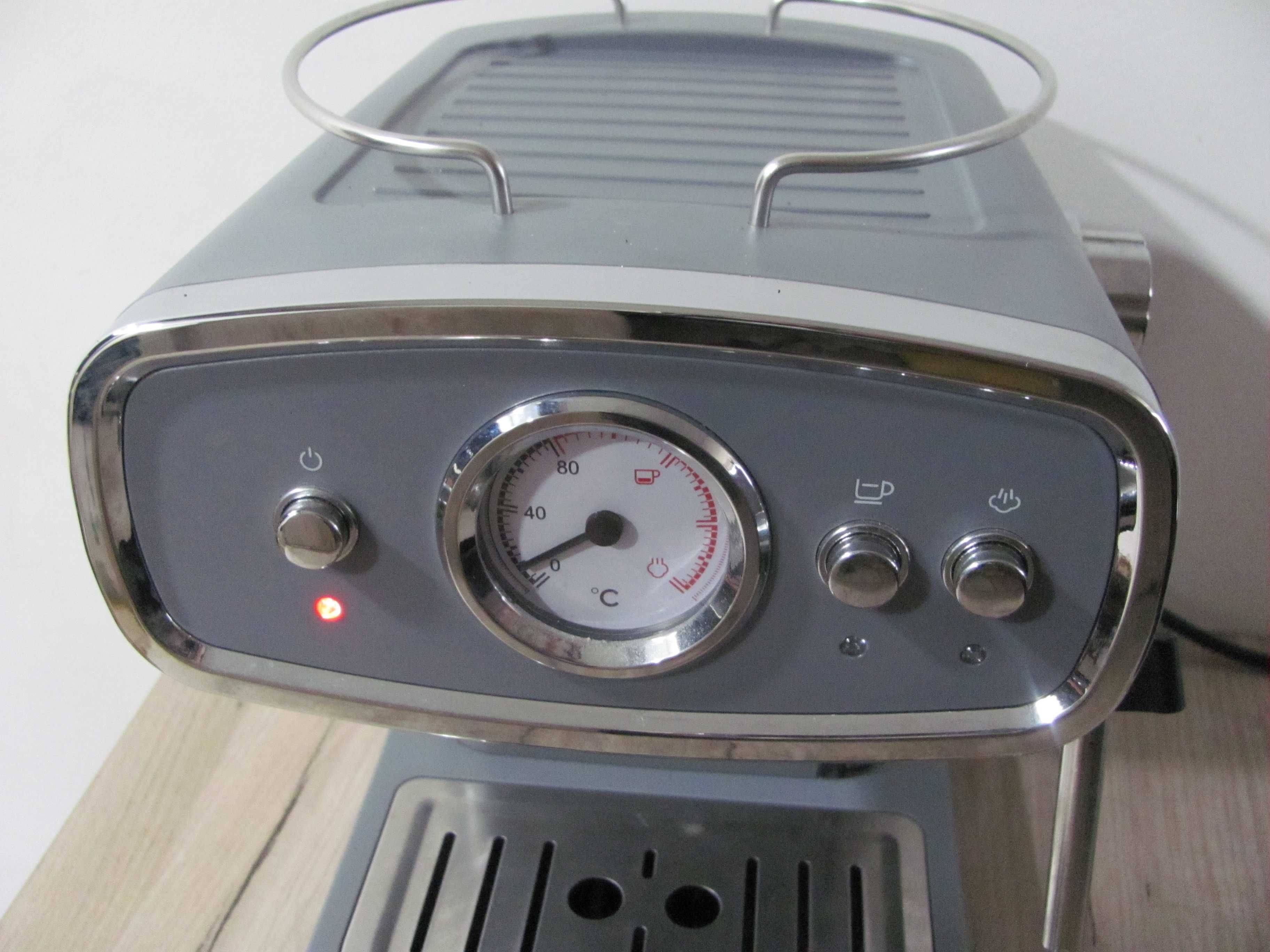 Ekspres do kawy ciśnieniowy SILVERCREST SEM 1050 A1