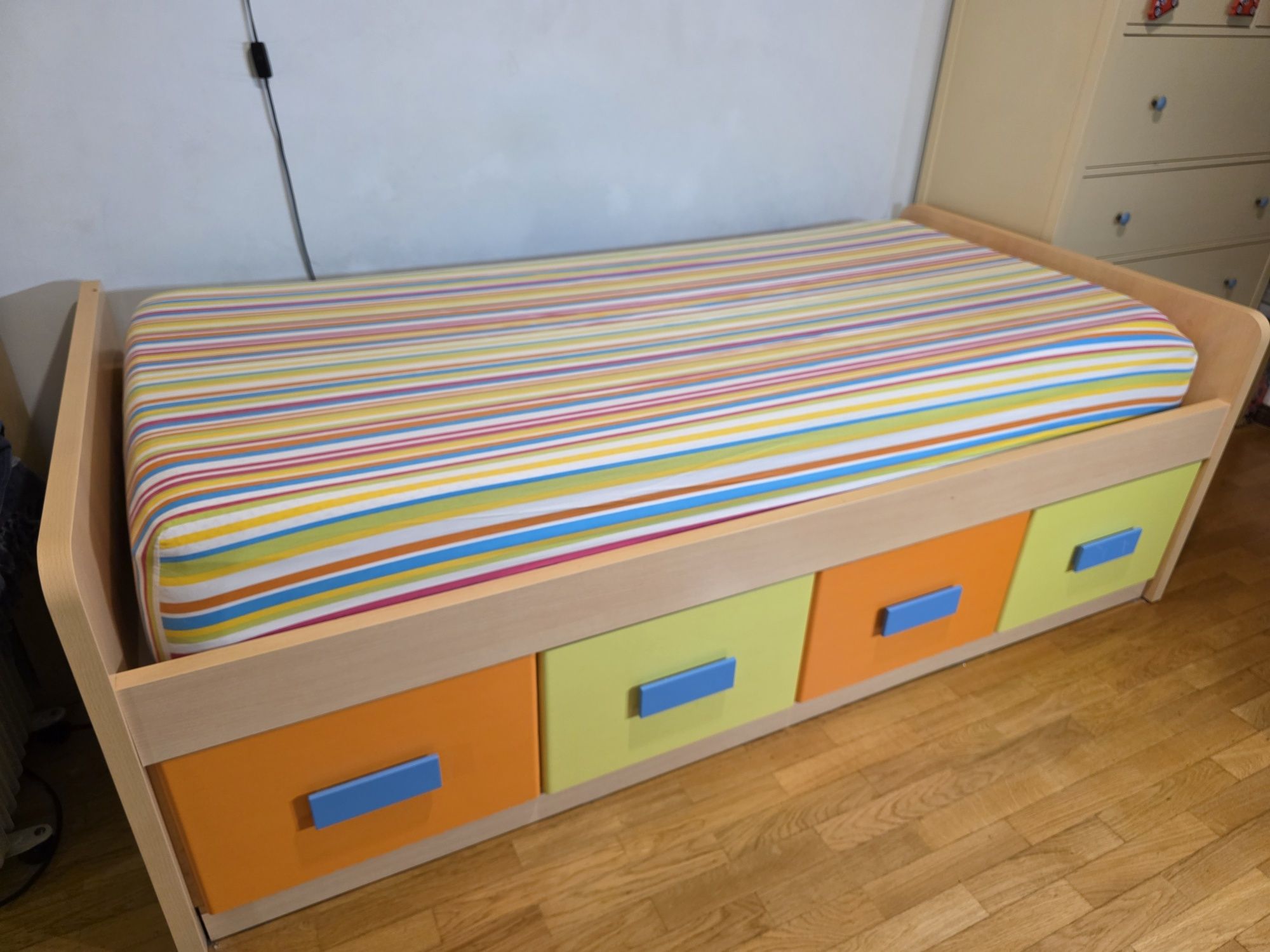 Cama de criança com 3 gavetões