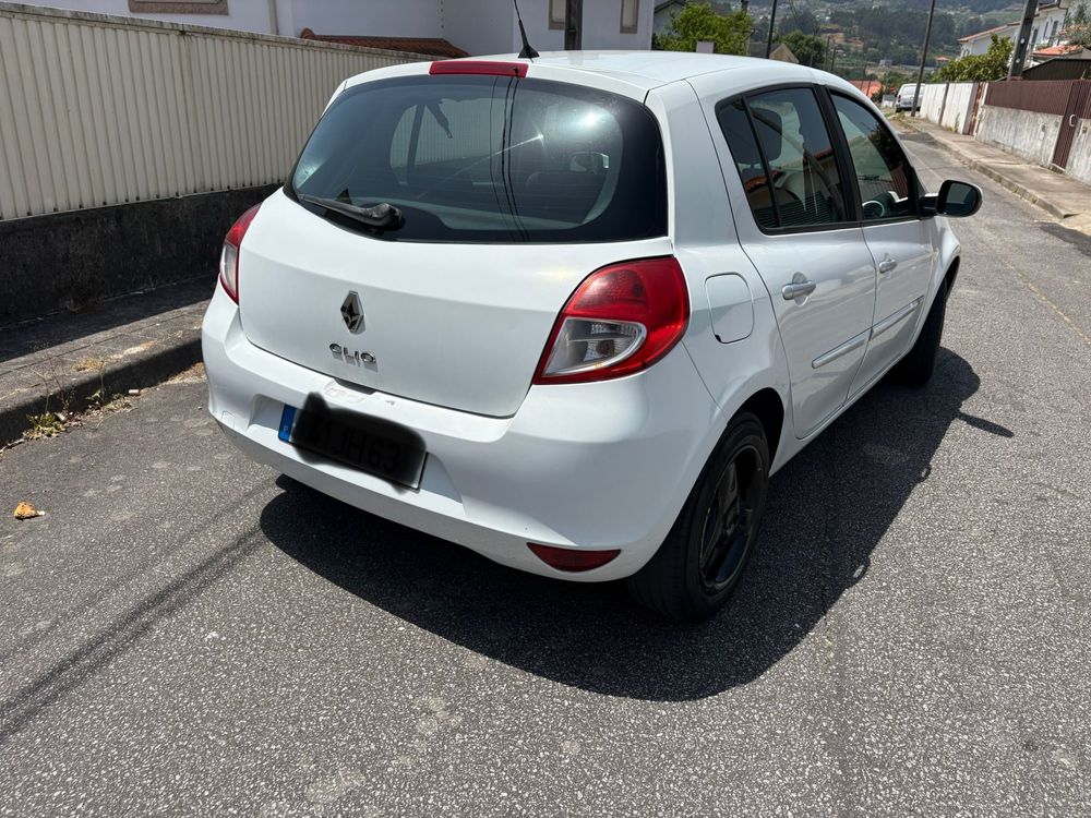 Renault Clio - 5 Lugares