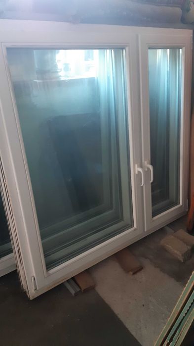 Okna i drzwi drewniane balkonowe trzyszybowe i dwuszybowe