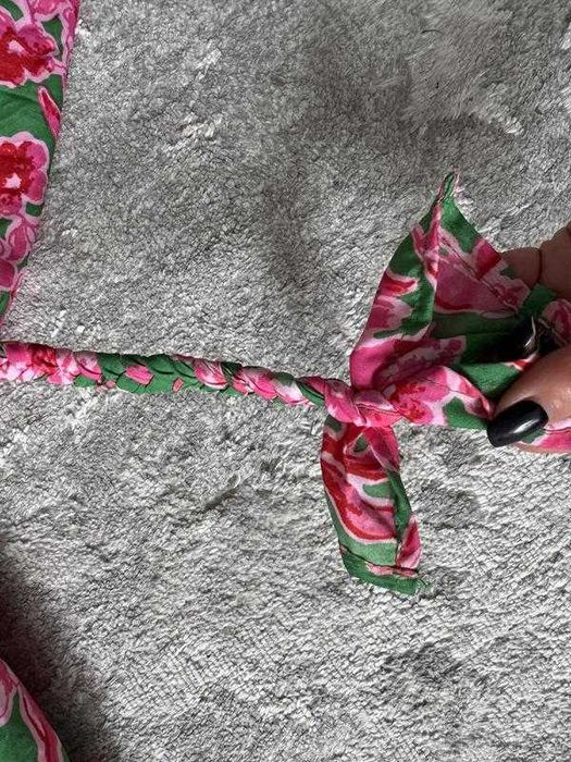 Яскрава літня сукня