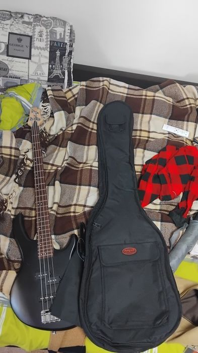 Продам бас Cort Action PJ бв