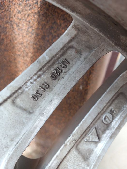 BMW F10/11 felgi 17" z oponami zimowymi